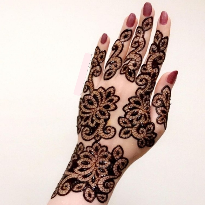Stylish Mehndi Design for Hand
