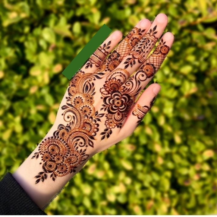 Beautiful Hand Mehndi Design