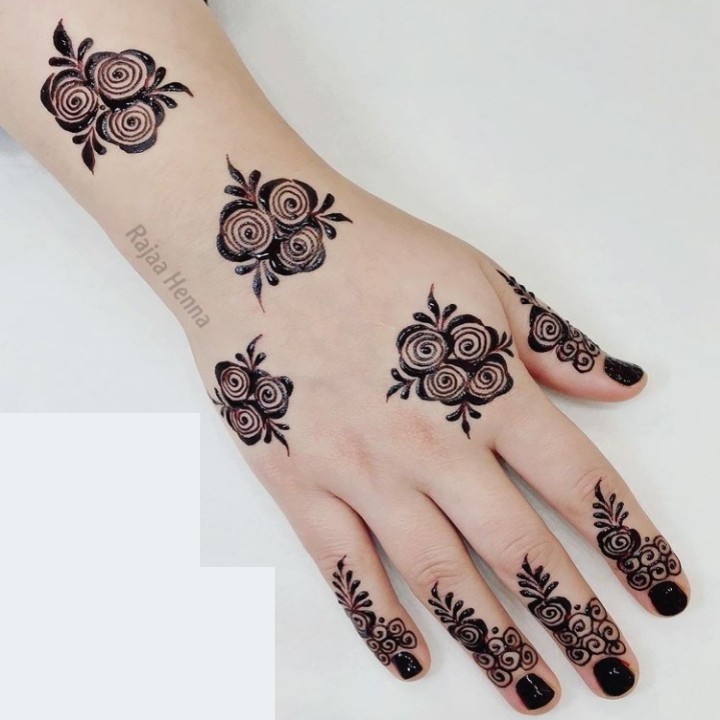 Simple Henna Tattoos
