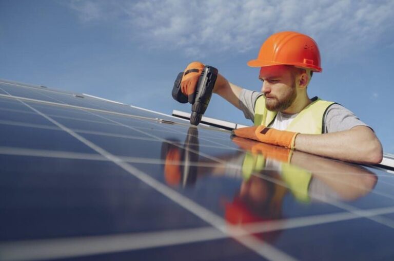 Homeowner’s Guide to Maintenance on Solar Panels