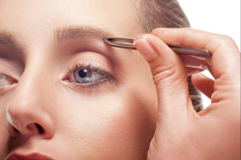 Step-by-Step Tutorial: How to Use a Brow Shaping Kit for Flawless Brows