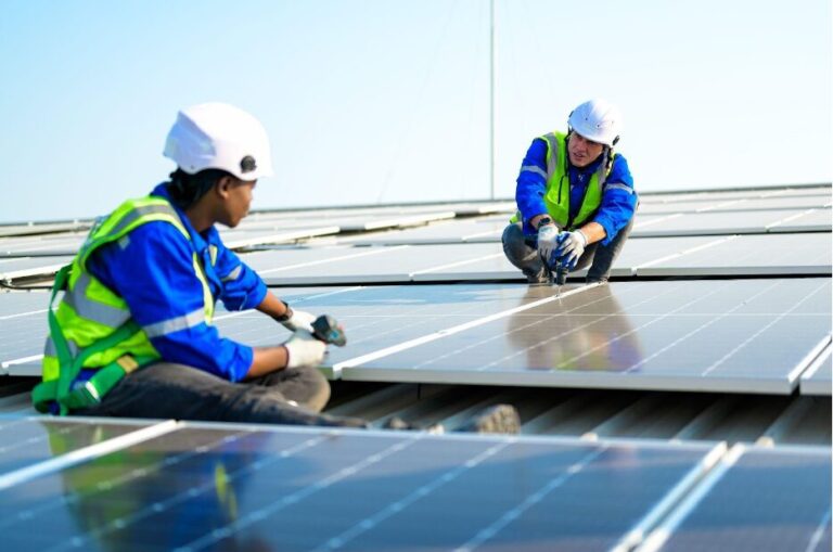 Professionals’ Role in Installing Solar Panels